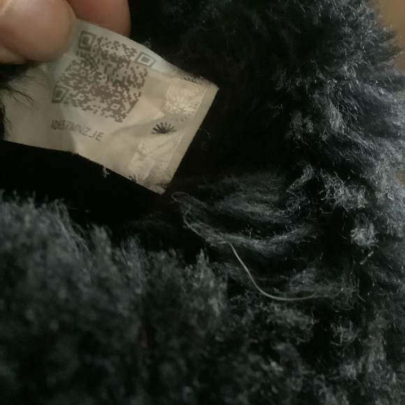 UGG women’s boots size 6 mini Bailey bow snake print sheepskin casual boots - Picture 11 of 12